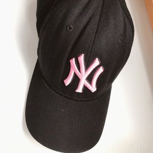MLB cap